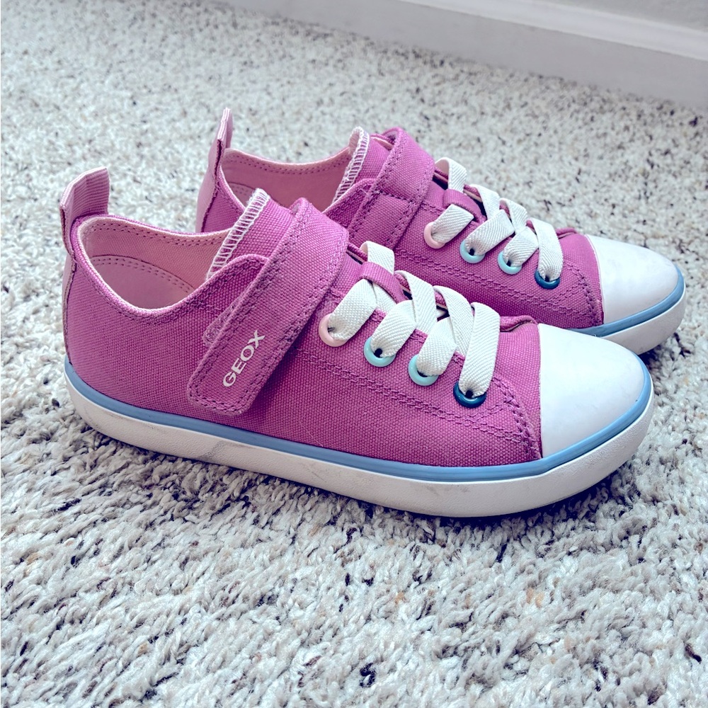 Geox canvas sneaker size 11